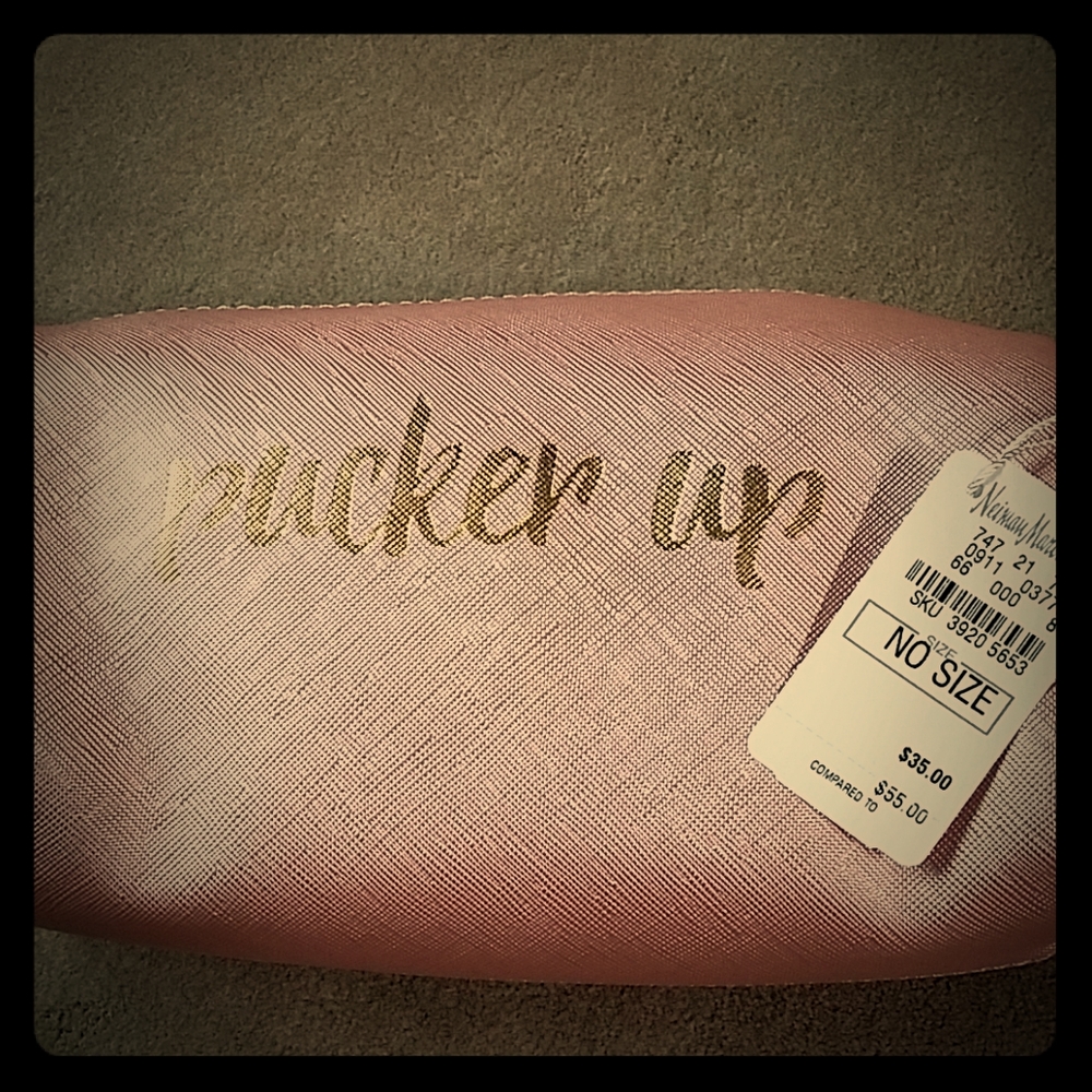Neiman Marcus Cosmetic bag "Pucker up " NWT